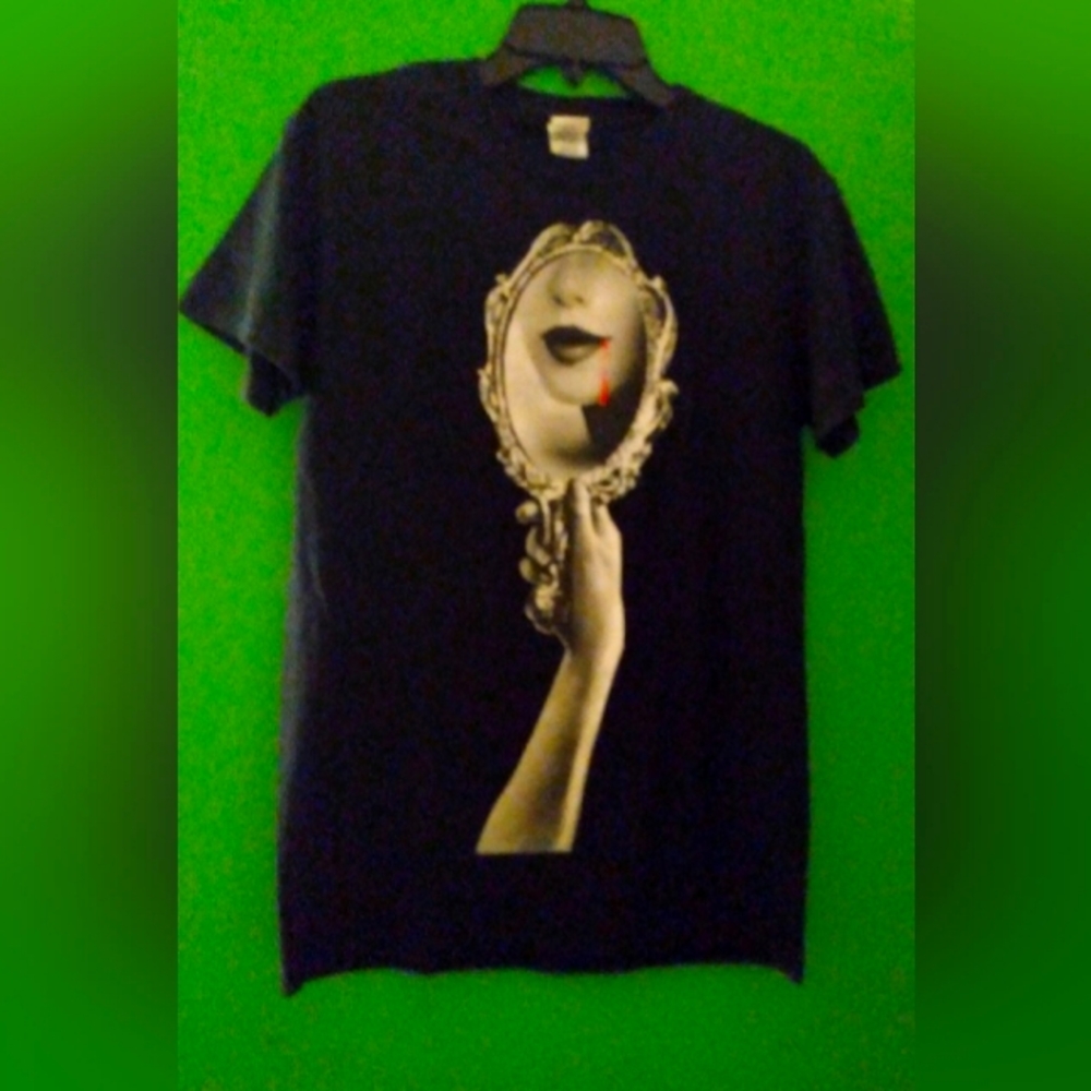 Goth vampire black tshirt Sz S